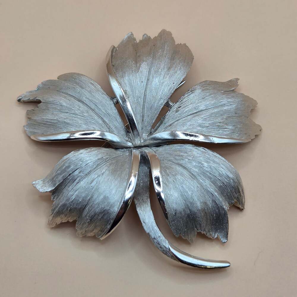 Vintage Crown Trifari Matte Silver Tone 5 Leaf Flower Brooch